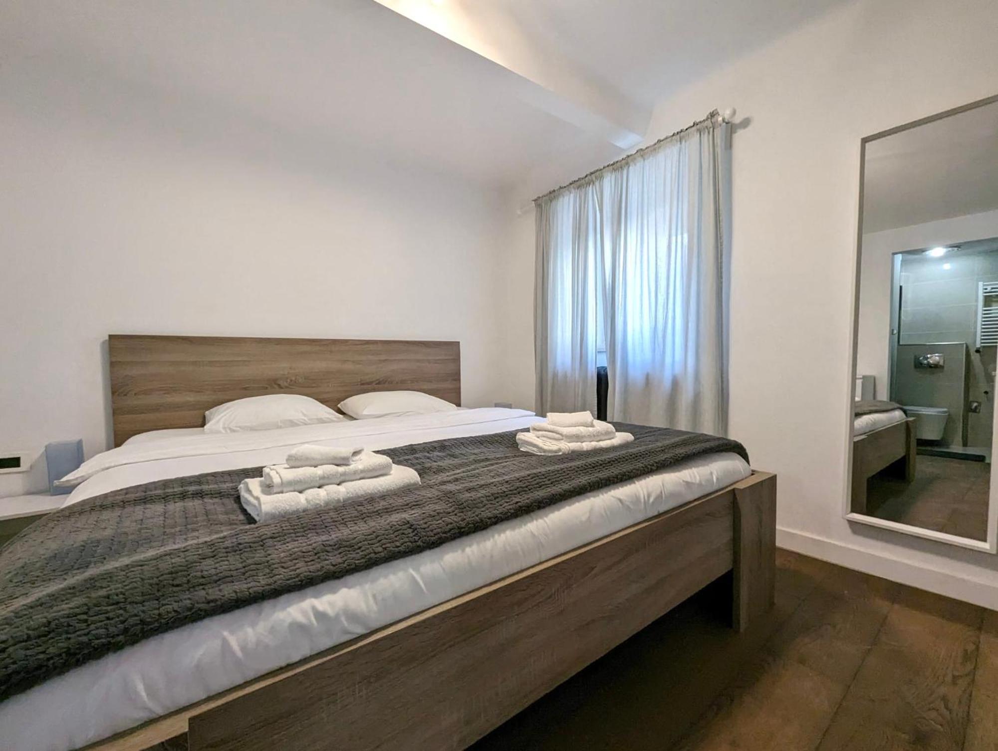 Fantabulous Downtown Abode W King Bed, 65" Tv, Washer And Tumble Dryer Zagabria Esterno foto