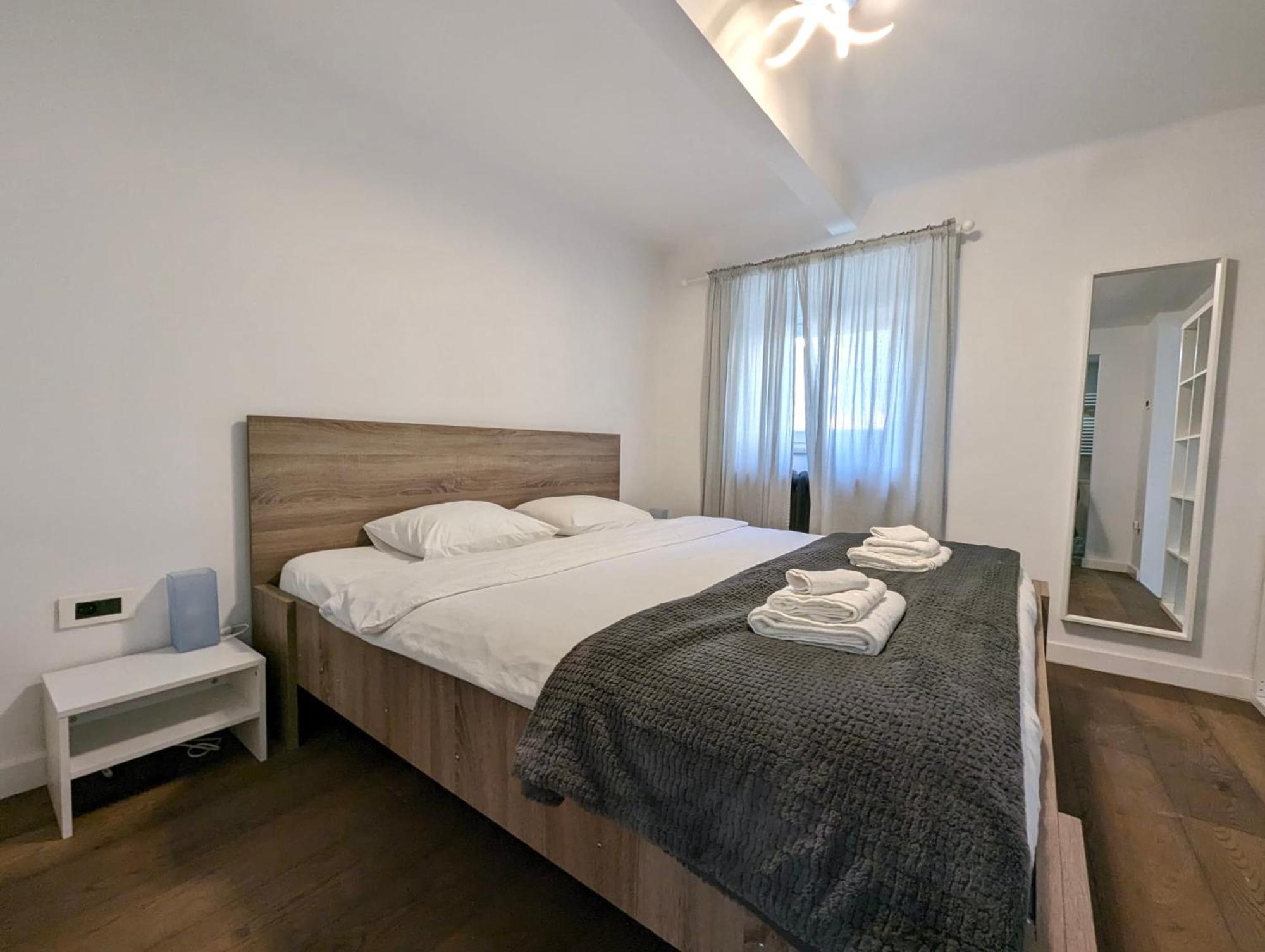Fantabulous Downtown Abode W King Bed, 65" Tv, Washer And Tumble Dryer Zagabria Esterno foto